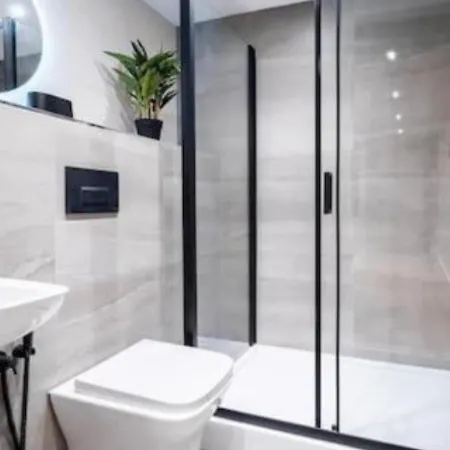 Chic 1-bed Apt With City Views In Central Leeds *