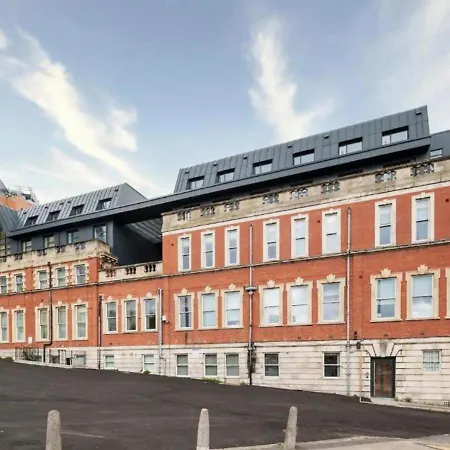 Chic 1-bed Apt With City Views In Central Leeds Apartment *