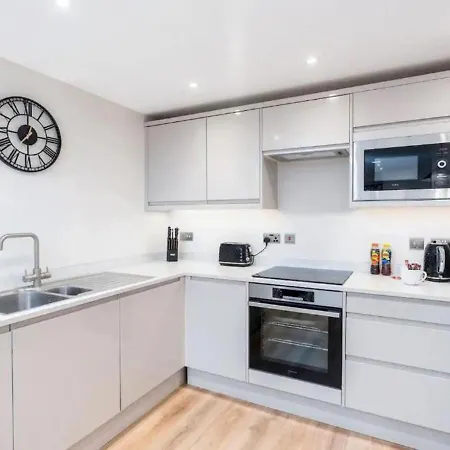 Chic 1-bed Apt With City Views In Central Leeds Leeds (West Yorkshire)